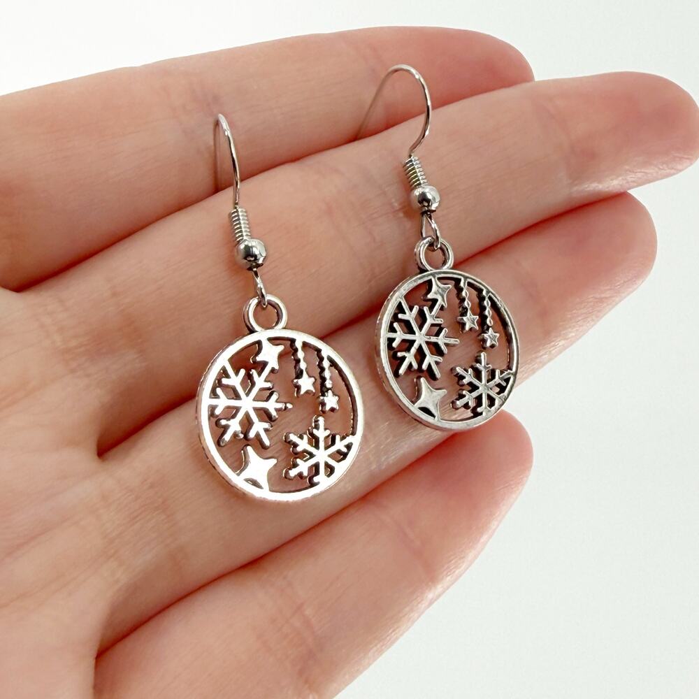 Silver Tone Snowflake Disc Dangle Earrings Winter Holiday Drop Jewelry